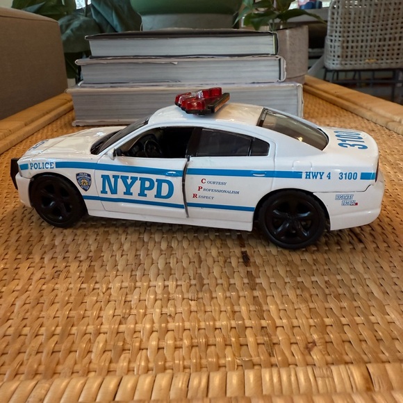 Die-Cast Dodge Charger NYPD Toy Car Fleet Vehicle - Picture 5 of 7
